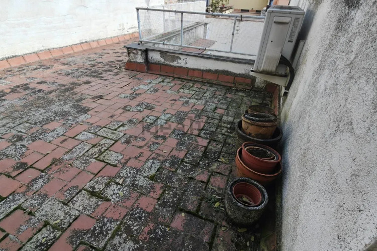 Venta Casa Adosada a Reformar con muchas posibilidades.