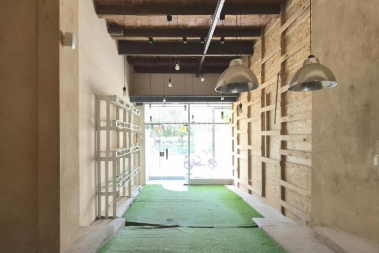 Casa de 190 m2 amb pati a la plaça del progres en Terrassa