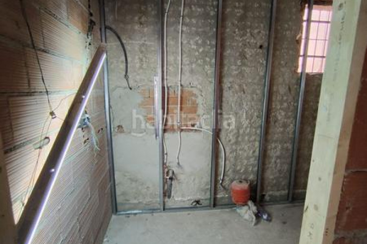 Casa adosada adosado en venta en centre, 3 dormitorios. en Terrassa