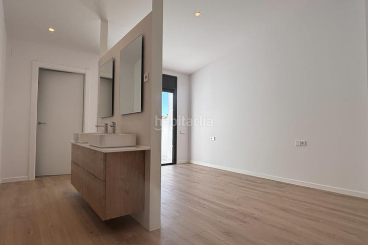 Casa en carrer de las navas de tolosa 87 exclusiva casa a estrenar con piscina privada en Terrassa