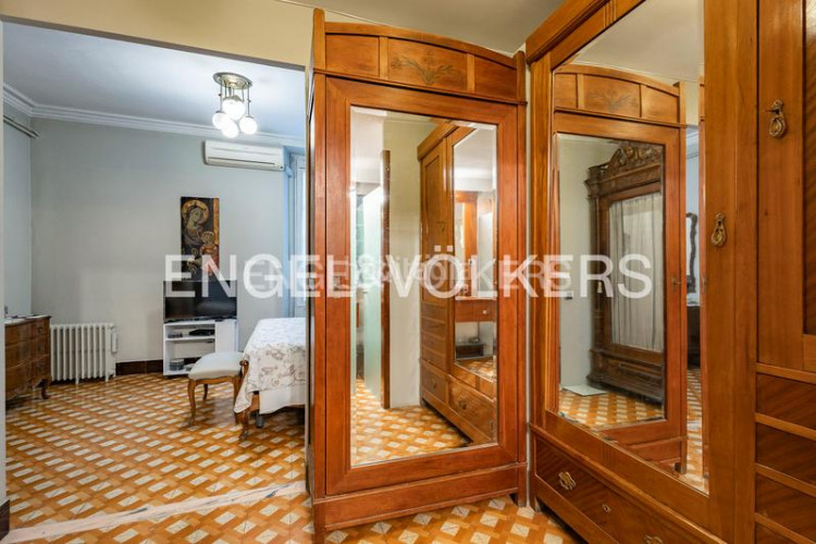 Apartamento vive en el corazón con historia, estilo y todo el confort actual en Terrassa