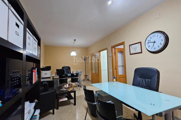 Planta baja en carrer de ricardo caro 31 exclusiva vivienda seminueva con parquing en Terrassa
