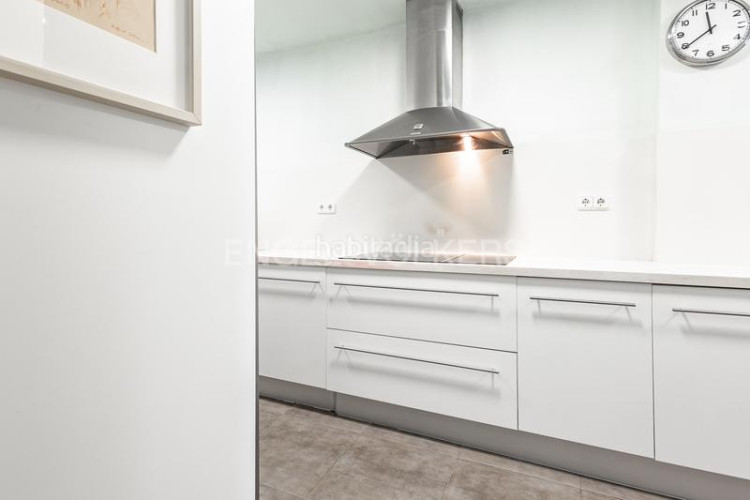 Casa espectacular casa adosada con 2 plazas de garaje en Terrassa