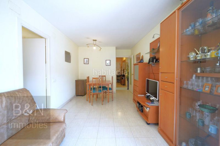Piso un hogar de tres habitaciones, balcón, plaza de parking y trastero en Terrassa