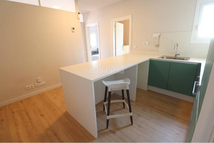 Piso escoles, acabado de reformar en Plaça Catalunya - Escola Industrial Terrassa