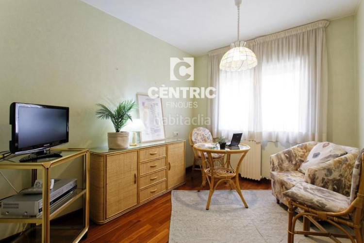 Piso  espacioso y luminoso en ca naurell con una ubicación inmejorable! en Terrassa
