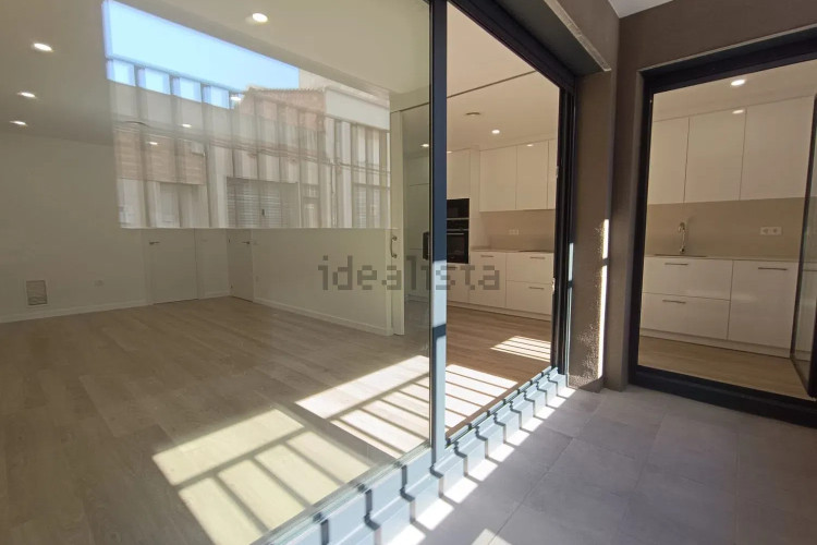 Piso en calle Transversal, 181