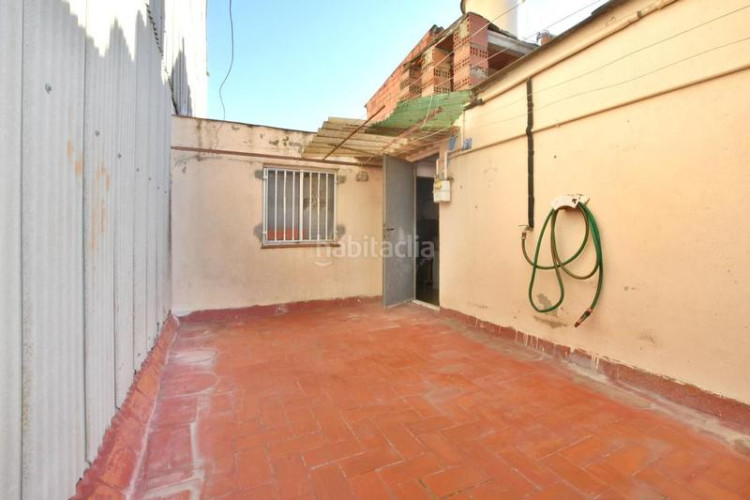 Casa adosada  para actualizar en La Maurina Terrassa