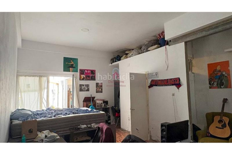 Casa pareada casa en en venta ca naurell de 210m construidos con salida a patio, dos terrazas y garaje. en Terrassa