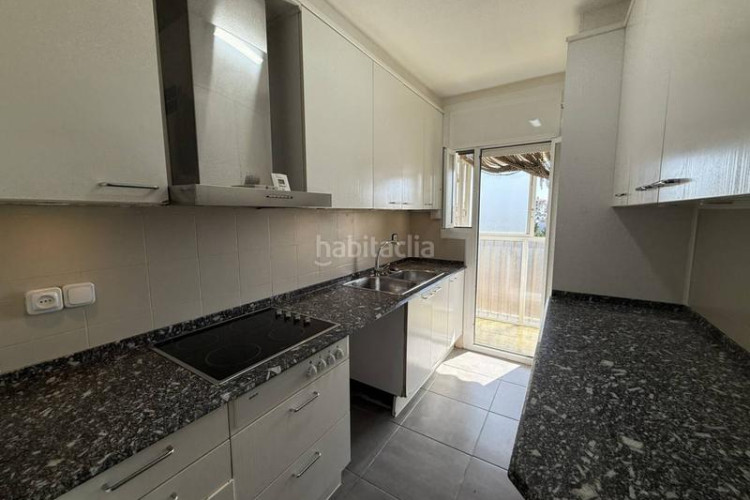 Piso gran piso en can aurell , 4 habitaciones y parking incluido en Terrassa