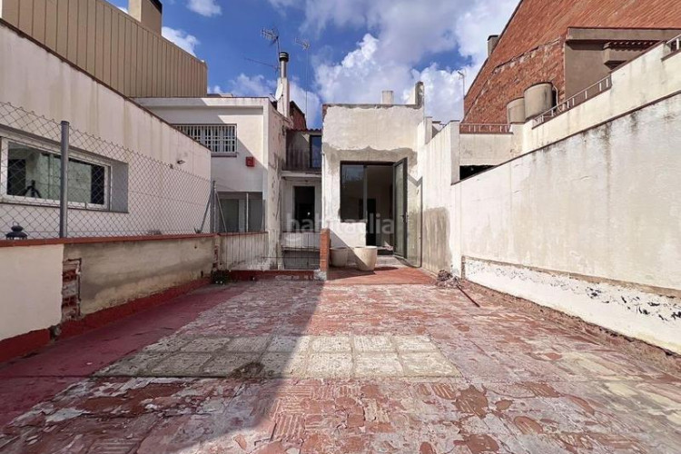 Casa junto a rambla de egara en Segle XX Terrassa