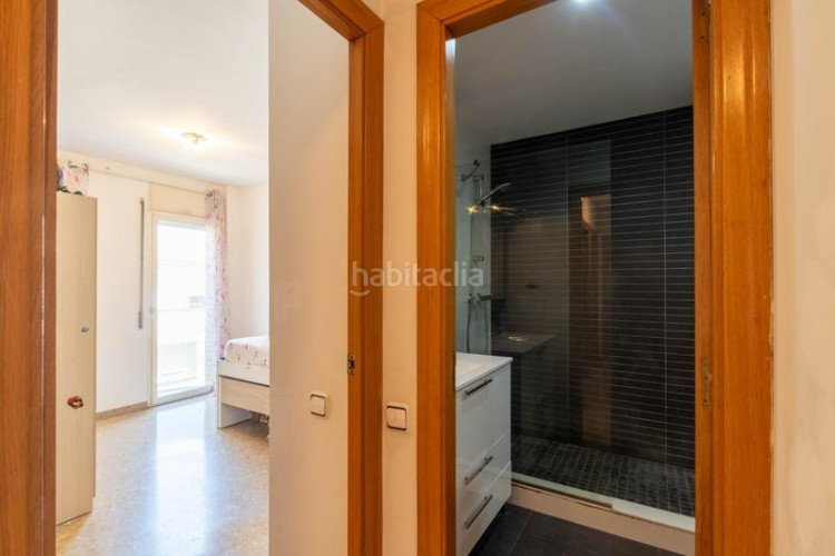 Ático dúplex en el centro, a tocar parc vallparadis. 3 habitaciones y estudio. amplia terraza. en Terrassa