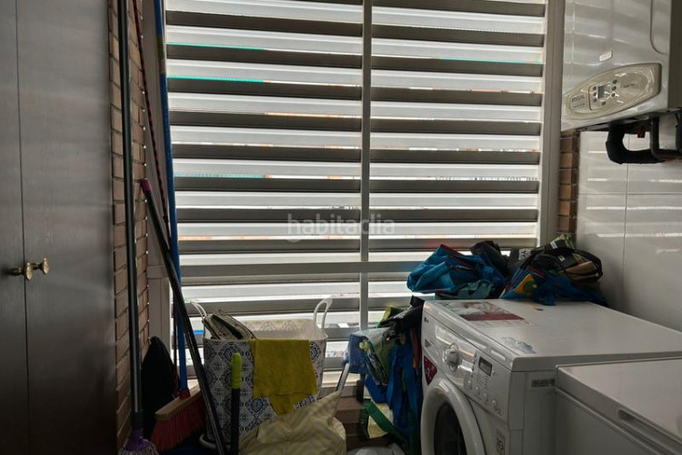 Piso zona grípia. piso de 3habs + 2 lav. + 2 balcones+ pk en Terrassa