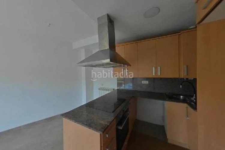 Piso (barcelona). "okupado" (no se puede visitar ni hipotecar). en Terrassa