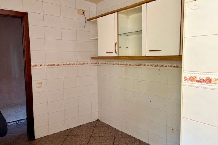 Carrer del Besu00F2s, Les Arenes - La Gru00EDpia  Can Montllor