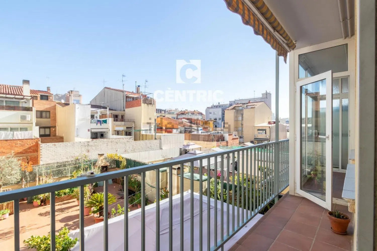 Piso en avenida ďÀngel Sallent