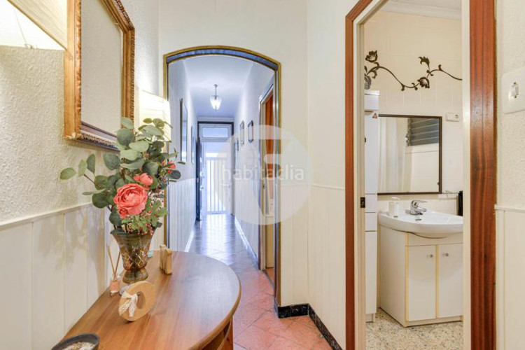 Casa exclusiva casa de tres plantas y un estudio a tan solo 5 minutos del centro en Terrassa