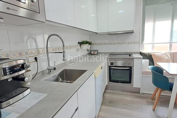 Piso zona de Ca n'Anglada. ático de 2habs + 1 lav. + 2 terrazas en Terrassa