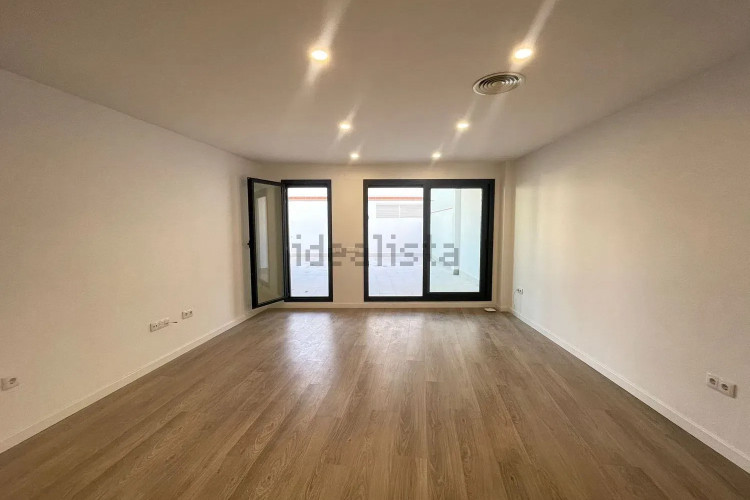 Piso en calle Transversal, 181