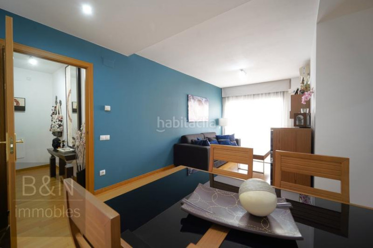 Piso te vas a enamorar de su carácter! amplio, luminoso, con zona comunitaria y plaza de párquing con trastero en Terrassa