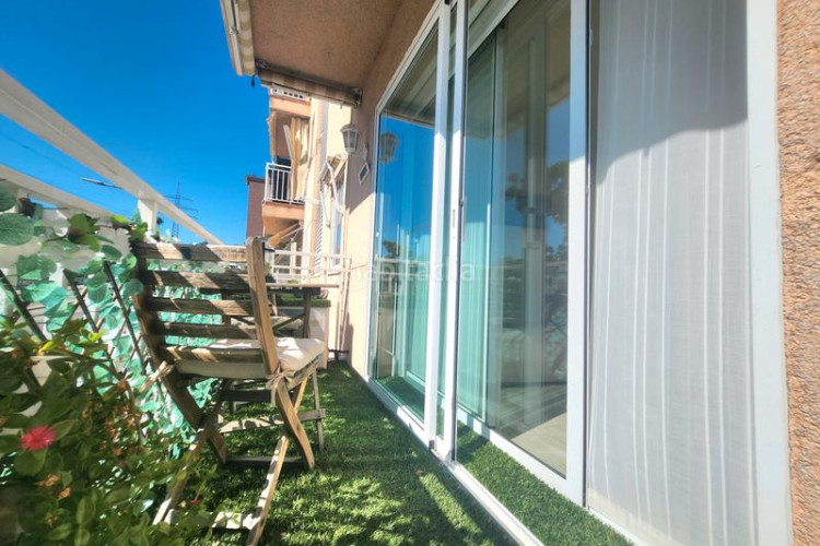 Piso 3 dormitorios, piscina, parking y trastero en Terrassa