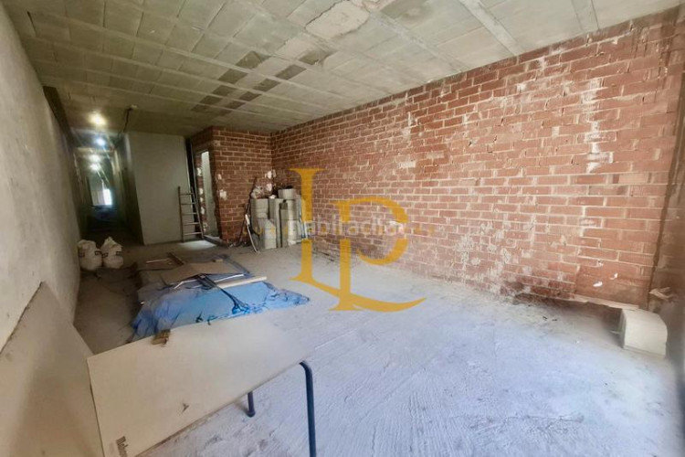 Casa  de pueblo independiente en construccion para acabar a tu gusto en Terrassa