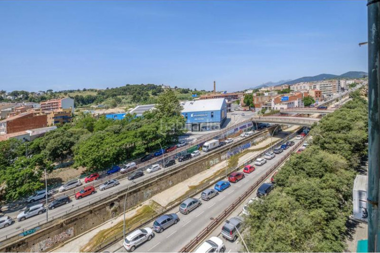 Piso  reformado en La Cogullada Terrassa