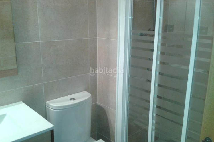 Piso acogedor piso de 1 dormitorio en venta, con cocina americana, terraza acristalada y parking. ideal para disfrutar de comodidad y e en Terrassa