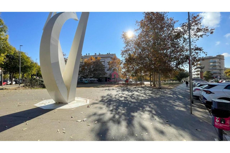 Poetesa Capara, Sant Pere Nord