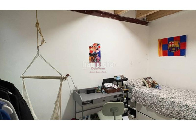 Casa pareada casa en en venta ca naurell de 210m construidos con salida a patio, dos terrazas y garaje. en Terrassa