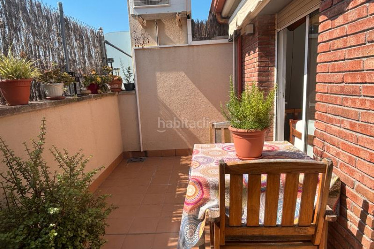 Dúplex impecable duplex en el corazón de pere parres a dos minutos del centro con parquing incluido en Terrassa