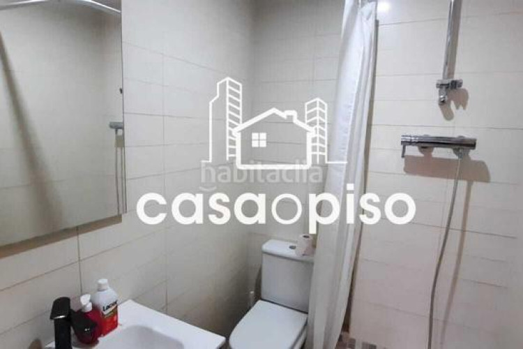 Dúplex  seminuevo en ca nanglada, 2 dormitorios, 2 baños, terraza de 15m y garaje. buena ubicación y vistas despejadas. ven a visit en Terrassa