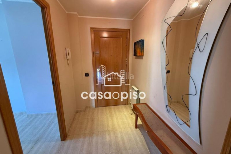 Piso amplio piso reformado en Can Roca. 3 dormitorios, 2 baños y terraza de 12 m. vistas espectaculares. ideal para tu familia. no lo d en Terrassa