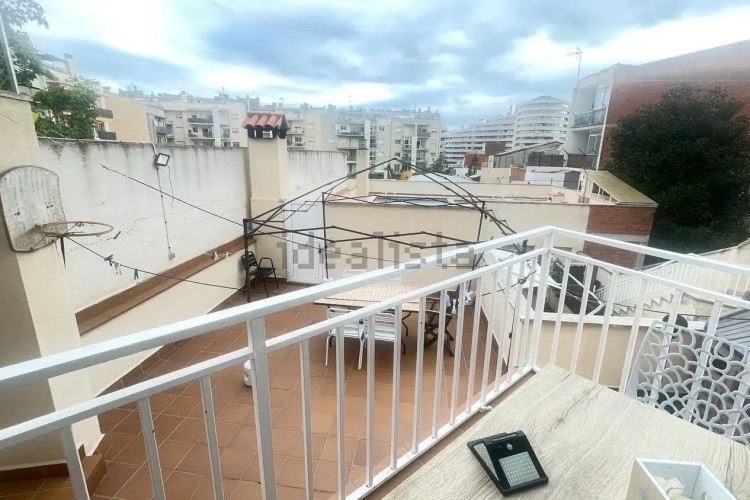 Piso en plaza del Mestre Serrat