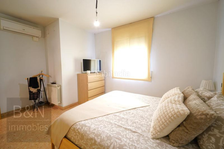 Dúplex un hogar con espacios amplios, una espectacular terraza, balcón y tres dormitorios en Terrassa