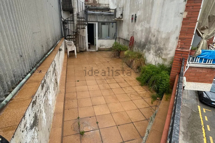 ZONA DE CA N'AURELL. CASA ADOSADA DE 4HABS. PARA REFORMAR ¡Oportunidad única en Ca N’Aurell!