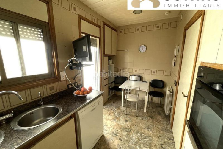 Casa adosada con amplias terrazas y gran potencial en Terrassa