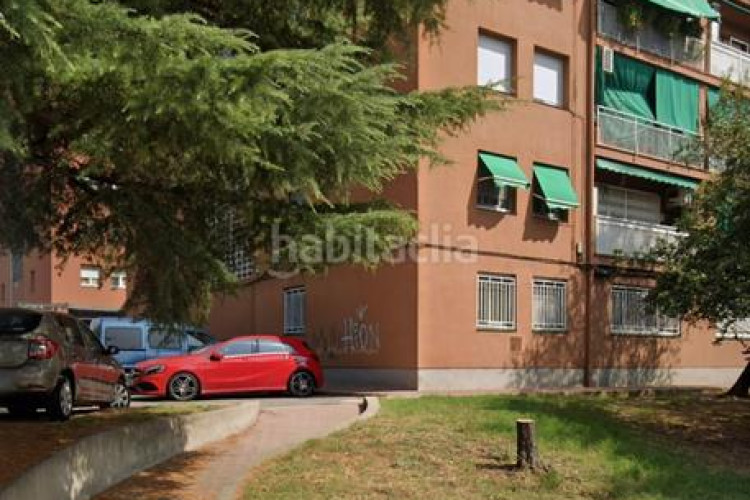 Piso bajos de 3 hab en venta en Can Parellada Terrassa