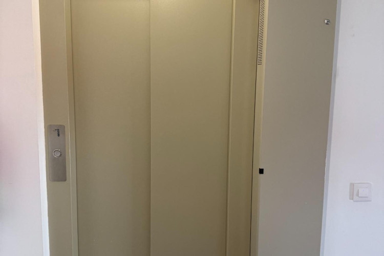 Avenida ABAT MARCET,DE L', Zona Esportiva