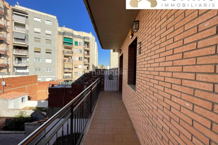 Dúplex con terrazas y fuego a tierra en sant pere en Terrassa