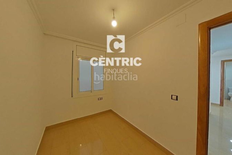 Piso  moderno con 3 habitaciones gran oportunidad ! en Terrassa