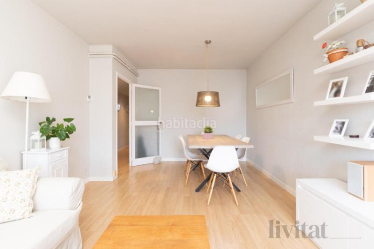 Piso pis al centre amb dues places daparcament i traster en Terrassa