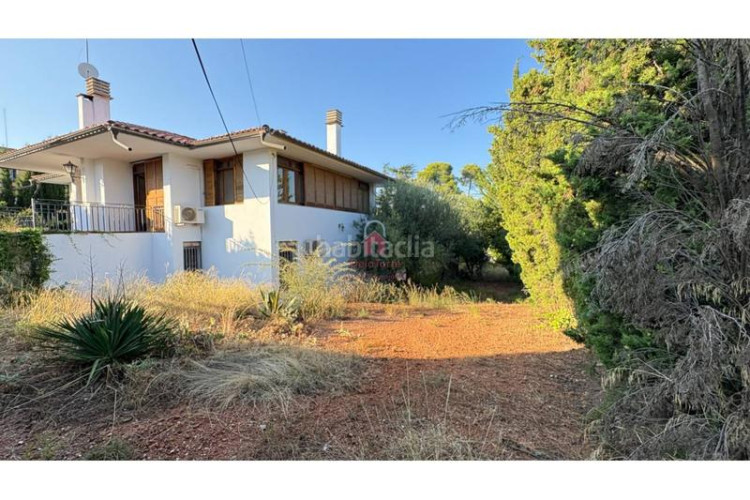 Casa  de 200m construidos en venta a 4 vientos en la urbanización font de lespardenya, en Terrassa