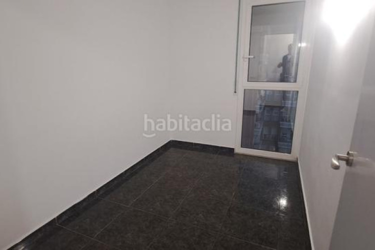 Piso  . muy bien ubicada en Zona Esportiva Terrassa