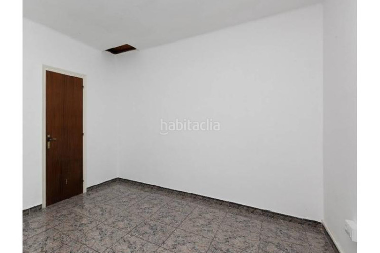 Casa Roc Blanc casa okupada en Roc Blanc Terrassa