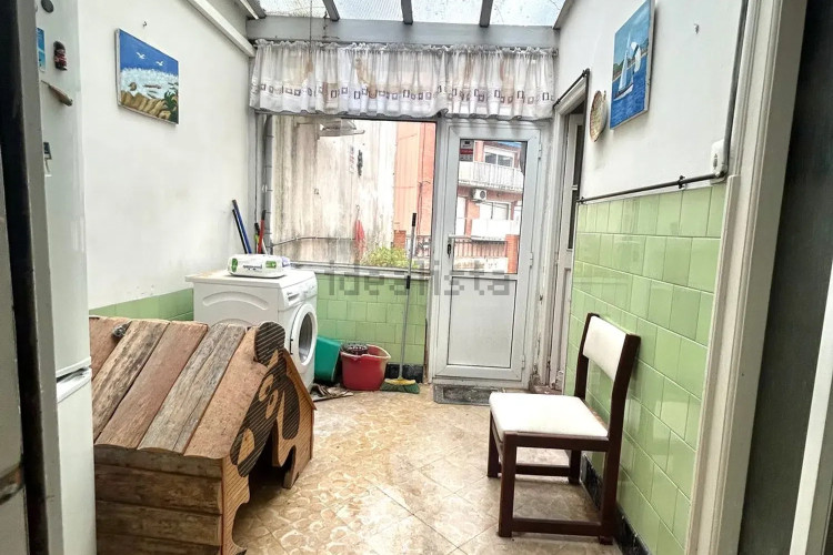 ZONA DE CA N'AURELL. CASA ADOSADA DE 4HABS. PARA REFORMAR ¡Oportunidad única en Ca N’Aurell!