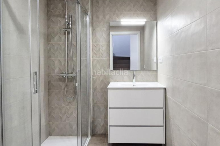 Dúplex duplex invertit obra nova de 160 m2 4 hab dobles i 4 terrasses al carrer transversal en Terrassa