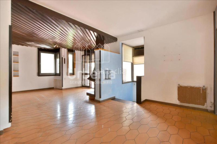Dúplex piso con gran terraza ! en Cementiri Vell Terrassa