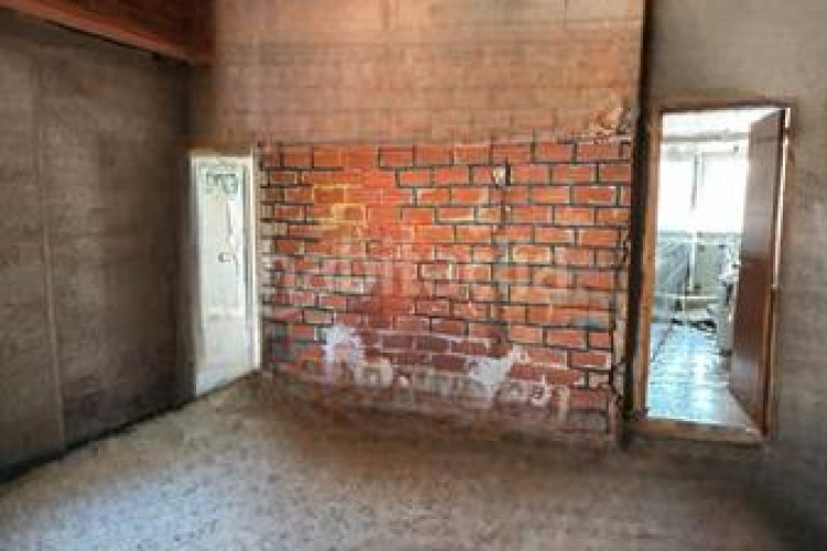 Casa adosada casa estupenda para reformar y economica en Can Boada en Terrassa