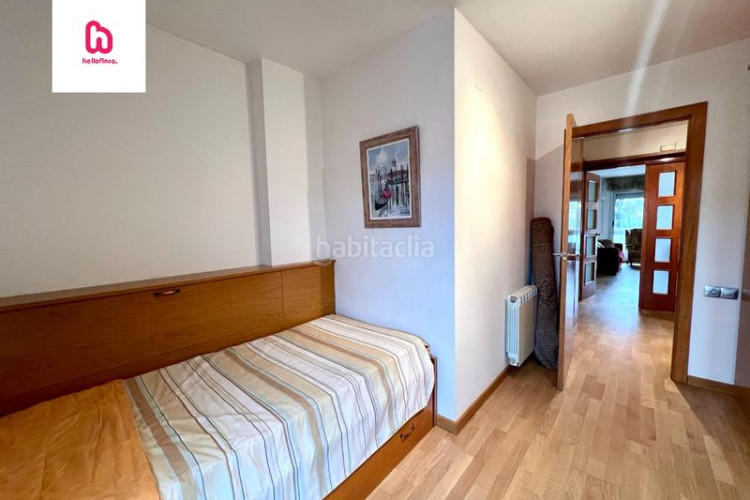 Piso  de 3 habitaciones con 2 balcones y vistas al parque sant jordi en Terrassa